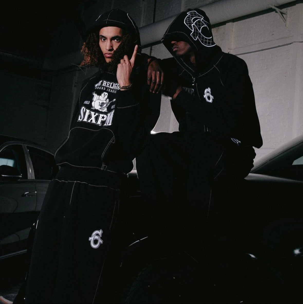 6PM Horseshoe Zip Hoodie Black - product view 3