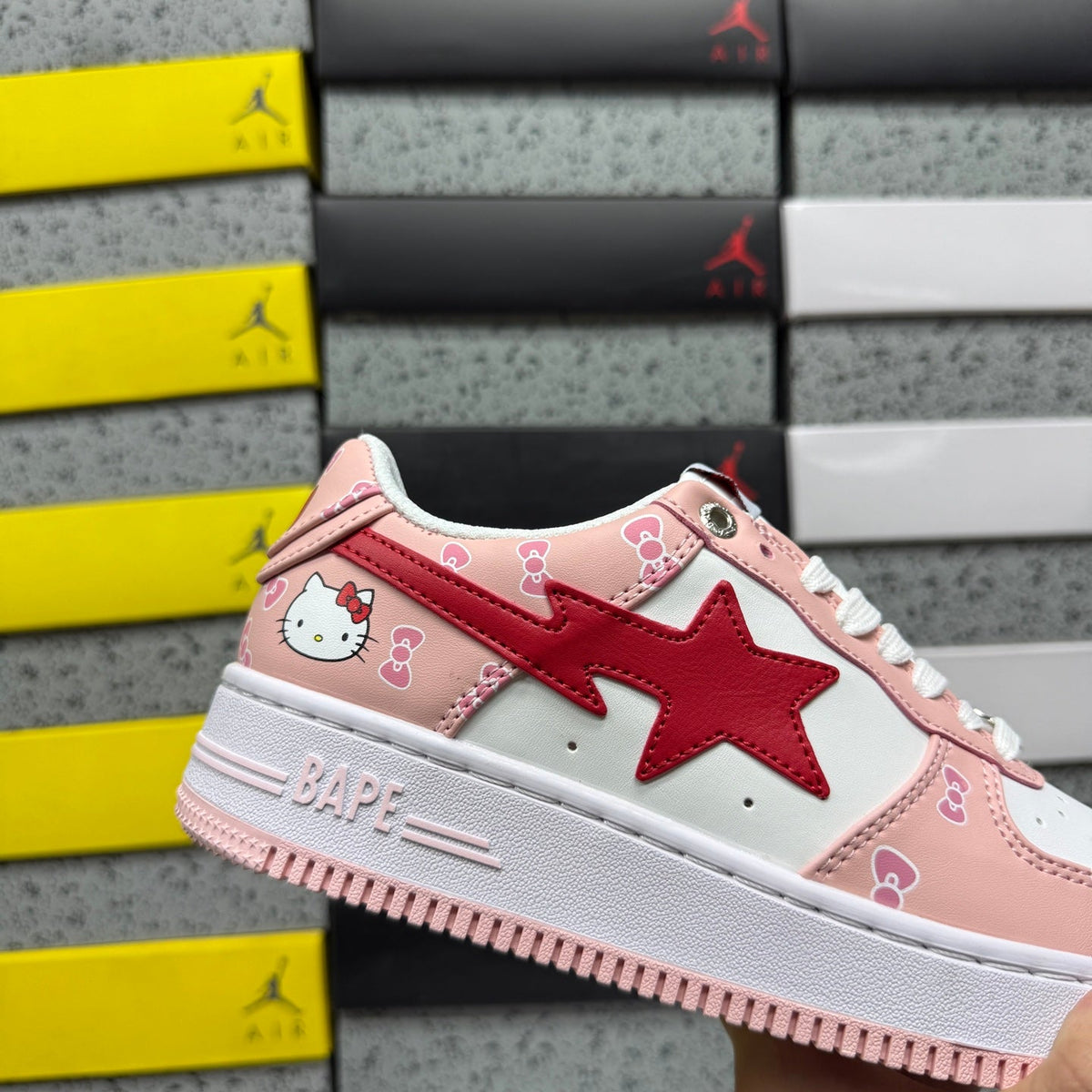 A Bathing Ape Bapesta Hello Kitty - product view 2