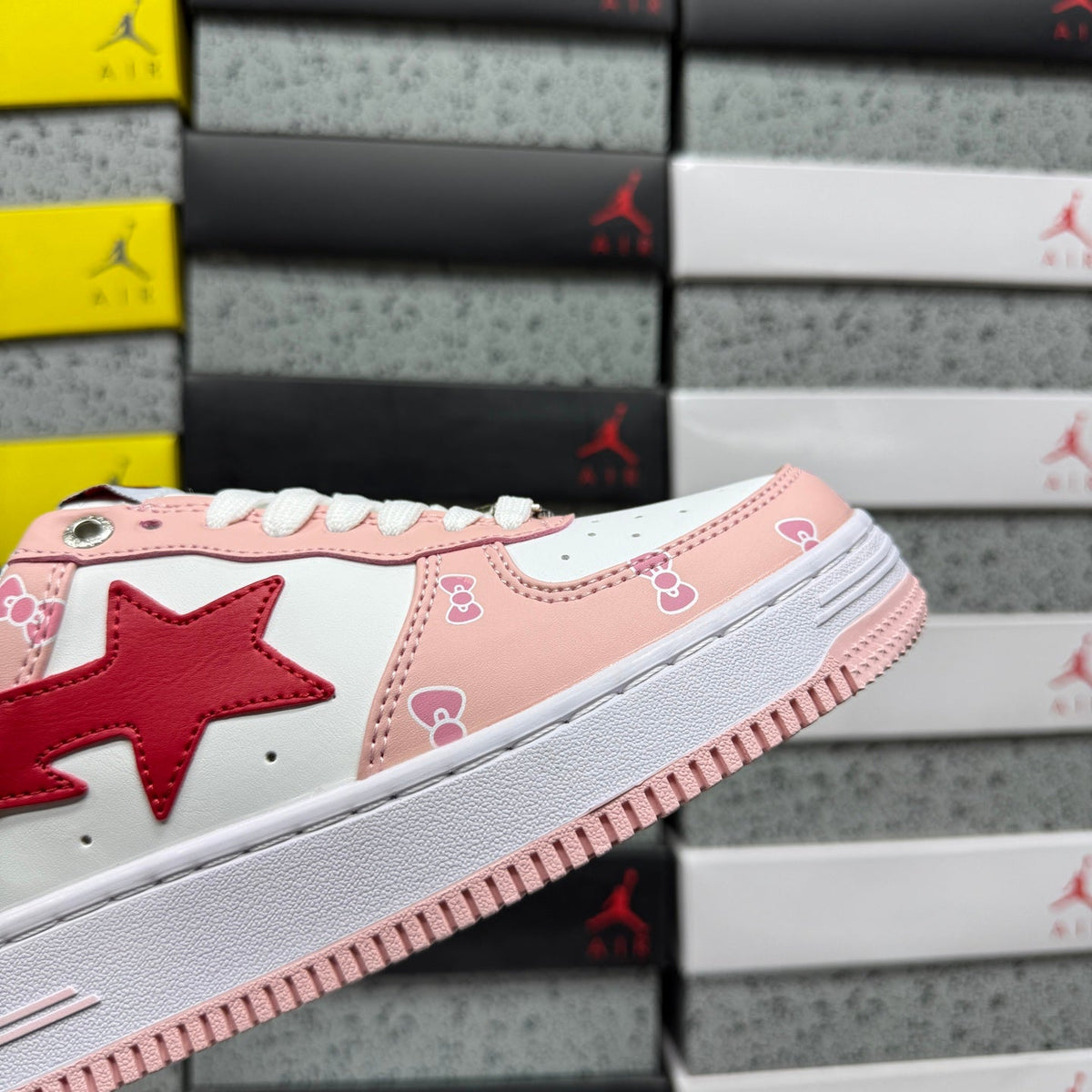 A Bathing Ape Bapesta Hello Kitty - product view 3
